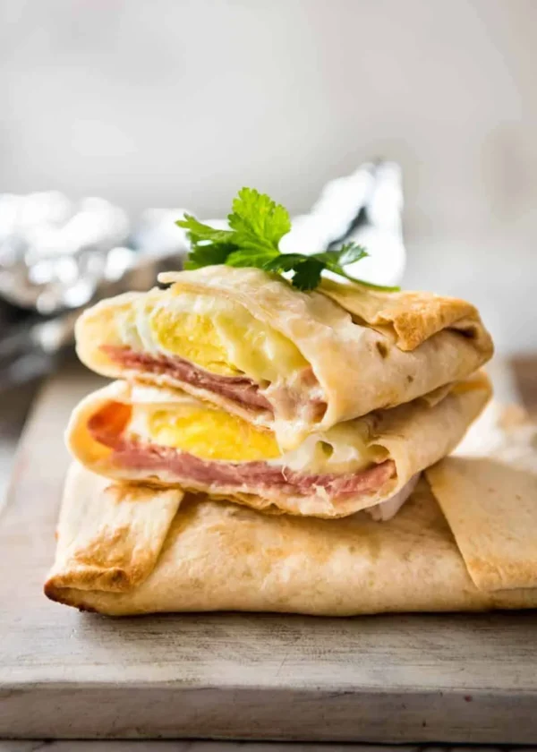 OMAN CHIPS WITH BOILED EGG
